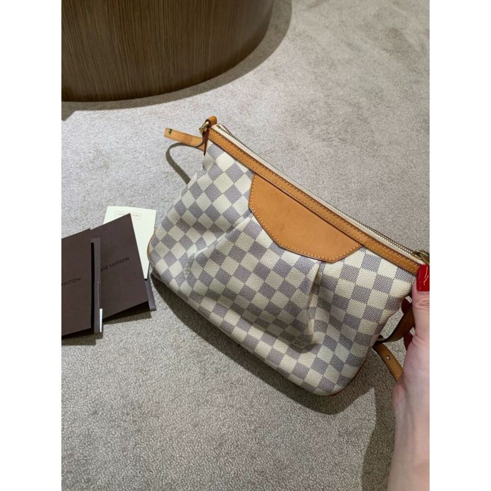 Louis Vuitton Women Pre-Loved Bag Very Good Condition - Picture 4 of 8